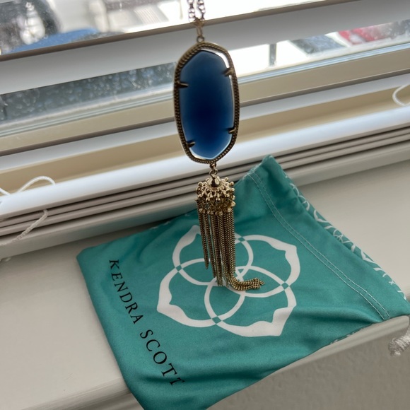 Kendra Scott Rayne Oval Tassel Pendant Necklace Navy Cat’s Eye / Gold - Picture 13 of 15